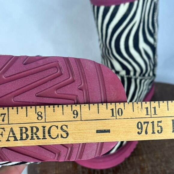 UGG Australia Boots Womens 6 Classic Short Leather Real Fur Zebra Print Lined - Picture 5 of 13